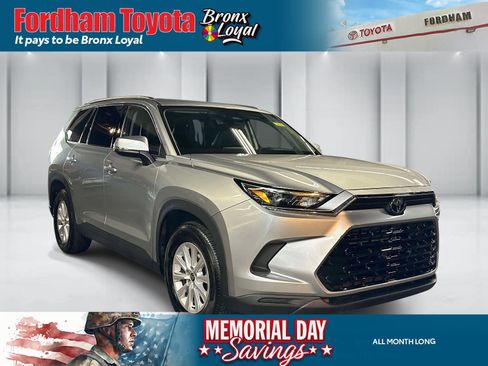 Used 2025 Toyota Grand Highlander AWD image 1