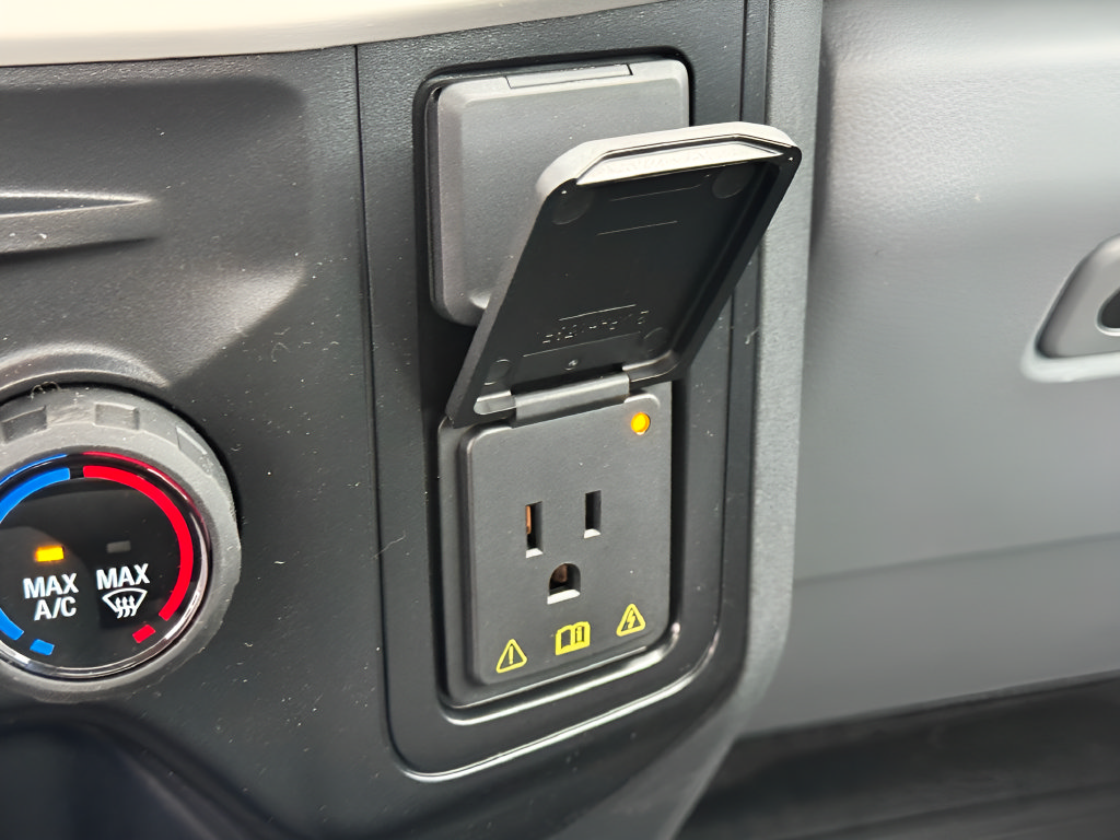 Used 2025 Ford F350 XL w/ 360-Degree Camera Package RWD image 25
