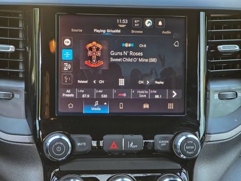 Used 2025 RAM 1500 Warlock AWD/4WD image 7