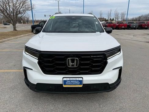 Used 2025 Honda Pilot Black Edition image 11