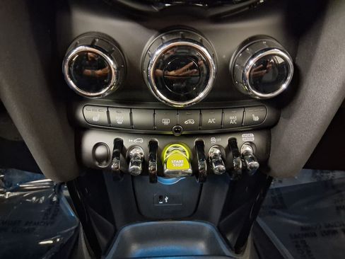 Used 2024 MINI Cooper SE FWD image 17