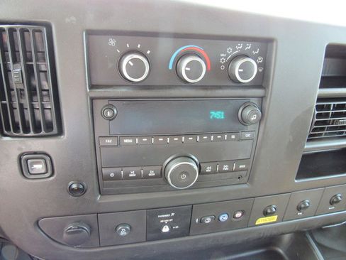 Used 2015 Chevrolet Express 2500 RWD image 34