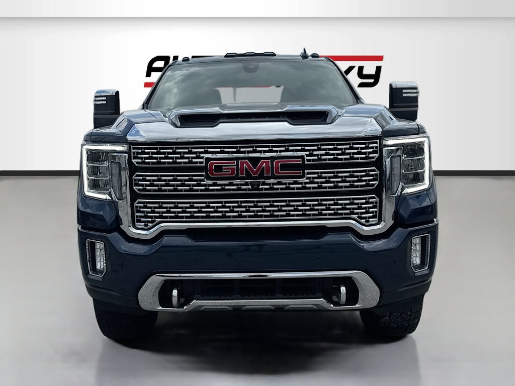 Used 2022 GMC Sierra 2500 Denali AWD/4WD image 2