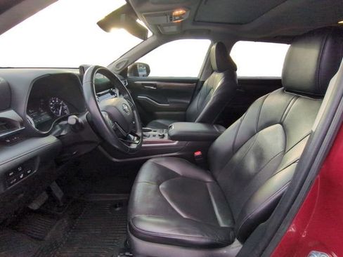 Used 2021 Toyota Highlander Limited AWD/4WD image 14