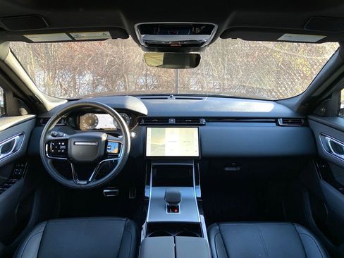 Certified 2025 Land Rover Range Rover Velar Dynamic SE image 18