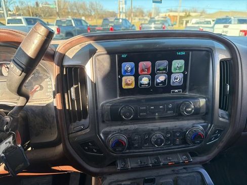 Used 2018 Chevrolet Silverado 1500 High Country image 59