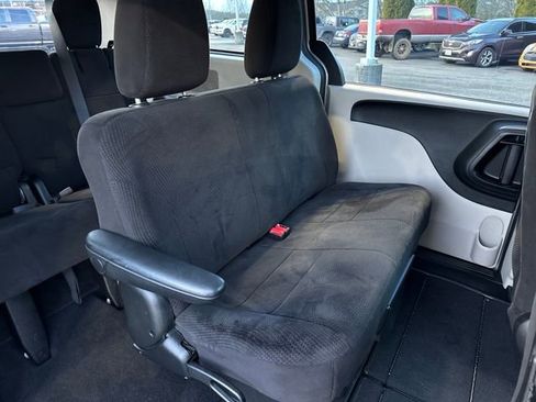 Used 2013 Dodge Grand Caravan American Value Package image 22