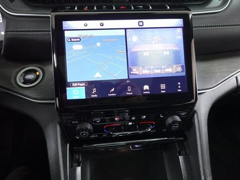 New 2025 Jeep Grand Cherokee L Limited w/ Luxury Tech Group II image 17