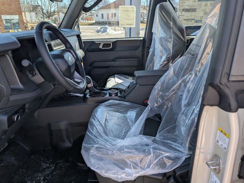 New 2026 Ford Bronco Badlands AWD/4WD image 12