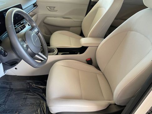 Used 2025 Hyundai Kona SEL image 25