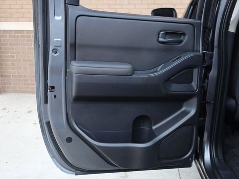 Used 2022 Nissan Frontier S w/ Technology Package RWD image 16