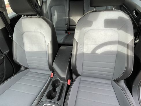 Used 2025 Volkswagen Jetta SE image 21