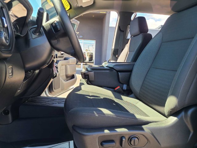 Used 2022 Chevrolet Silverado 2500 Custom w/ Custom Convenience Package AWD/4WD image 15