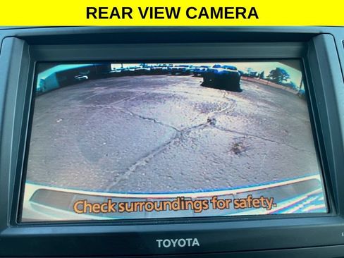 Used 2011 Toyota Highlander Limited w/ Tow Pkg AWD/4WD image 9