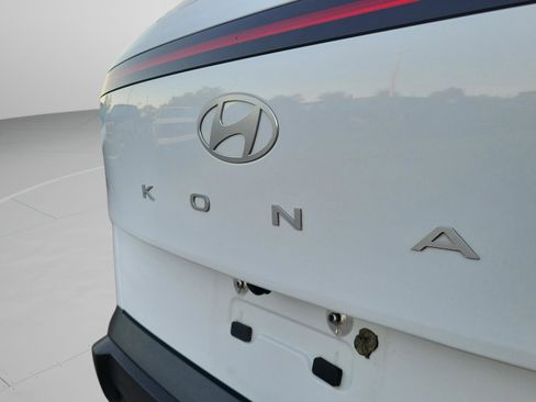 Used 2024 Hyundai Kona SEL image 6
