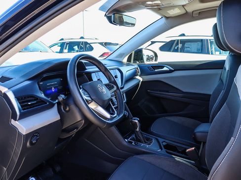 Used 2023 Volkswagen Taos SE w/ Panoramic Sunroof Package image 18