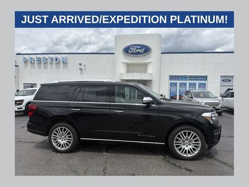 Used 2023 Ford Expedition Platinum AWD/4WD image 1