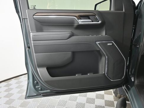 Used 2026 Chevrolet Silverado 1500 LT Trail Boss w/ Convenience Package II image 18