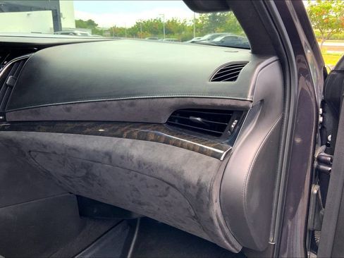 Used 2015 Cadillac Escalade ESV Platinum RWD image 16