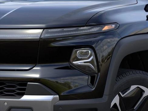 New 2026 Chevrolet Silverado EV LT AWD/4WD image 10