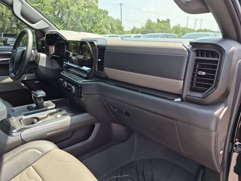 Used 2025 Chevrolet Silverado 1500 ZR2 w/ Technology Package AWD/4WD image 44