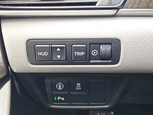 Used 2018 Honda Accord Touring image 16