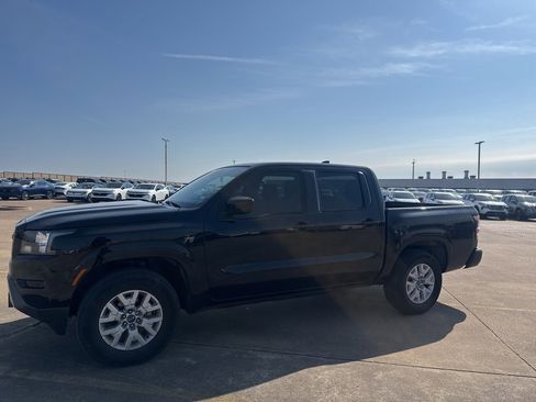 Certified 2022 Nissan Frontier SV w/ Technology Package image 7