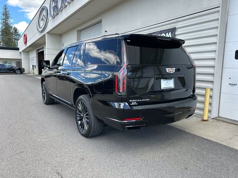 Certified 2026 Cadillac Escalade ESV Platinum Sport w/ LPO, Floor Liner Package AWD/4WD image 10