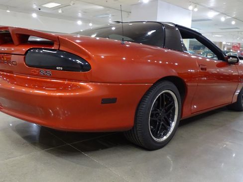 Used 2001 Chevrolet Camaro Z28 w/ SS Performance/Appearance Pkg RWD image 15