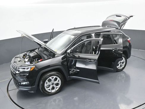 Used 2026 Jeep Compass Latitude AWD/4WD image 58