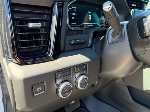 Used 2024 GMC Sierra 3500 AT4 w/ AT4 Premium Plus Package AWD/4WD image 12