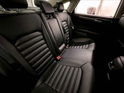 Used 2019 Ford Fusion SEL image 26