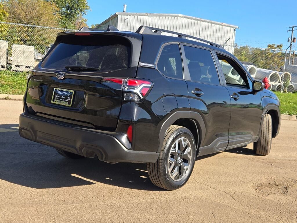 Certified 2025 Subaru Forester Premium AWD/4WD image 10