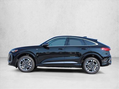 Certified 2025 Audi Q5 Premium w/ Convenience Package AWD/4WD image 13