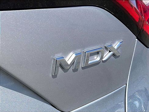 Used 2023 Acura MDX SH-AWD w/ Advance Package image 11