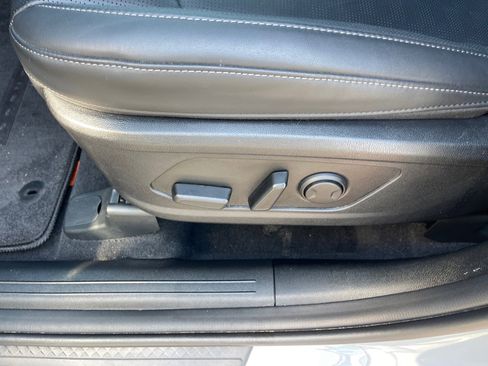 Used 2025 Kia Sorento S w/ Panoramic Sunroof Package image 9