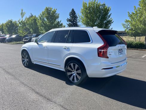 Used 2025 Volvo XC90 T8 Plus w/ Protection Package Premier AWD/4WD image 3