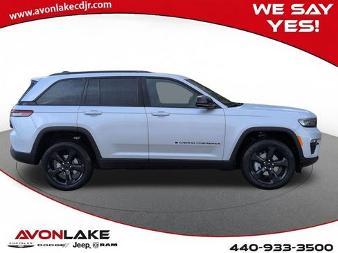 New 2025 Jeep Grand Cherokee Limited w/ Luxury Tech Group II image 7