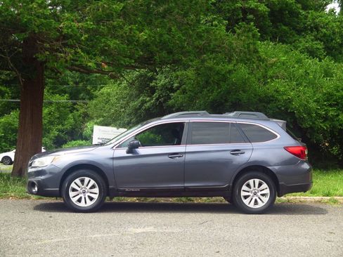 Used 2016 Subaru Outback 2.5i Premium AWD/4WD image 2