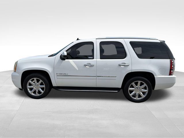 Used 2009 GMC Yukon Denali RWD image 4
