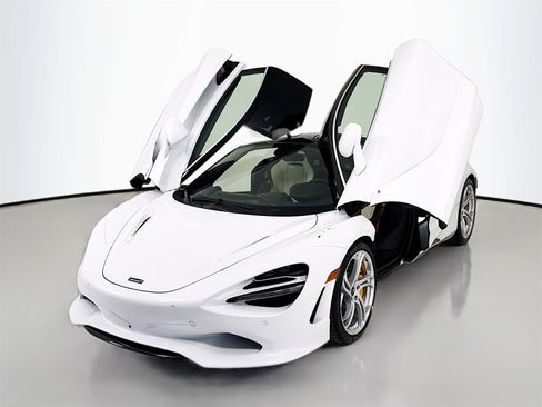 New 2026 McLaren 750S image 3