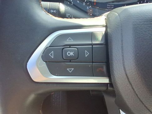 Used 2022 Jeep Compass Limited w/ Sun and Sound Group image 17