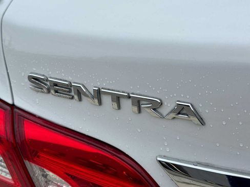Used 2019 Nissan Sentra SV FWD image 12