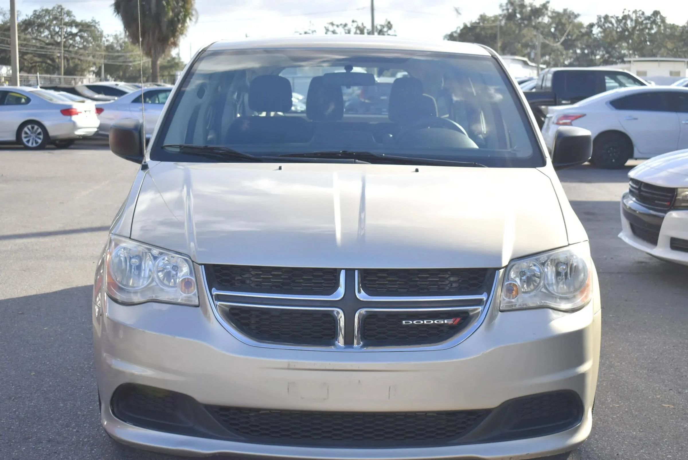 Used 2013 Dodge Grand Caravan American Value Package FWD image 2