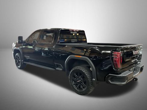 Used 2024 GMC Sierra 2500 AT4 w/ Technology Package AWD/4WD image 2
