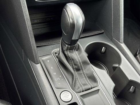 Certified 2022 Volkswagen Atlas Cross Sport SE image 16