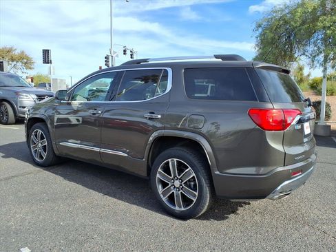 Used 2019 GMC Acadia Denali image 7
