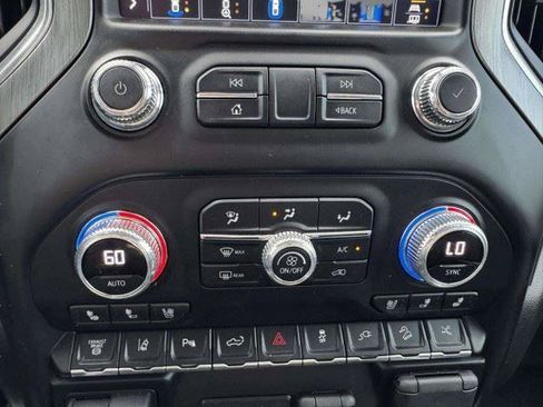 Used 2022 GMC Sierra 3500 Denali AWD/4WD image 34