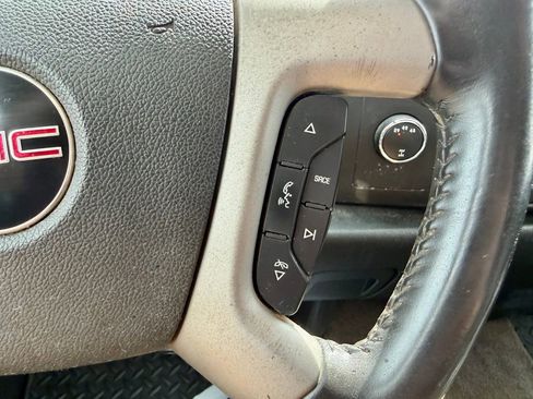 Used 2011 GMC Sierra 2500 SLE w/ SLE Preferred Package image 19