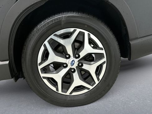 Used 2023 Subaru Forester Premium image 25
